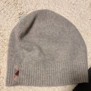 BURBERRY 100% Cashmere Toque